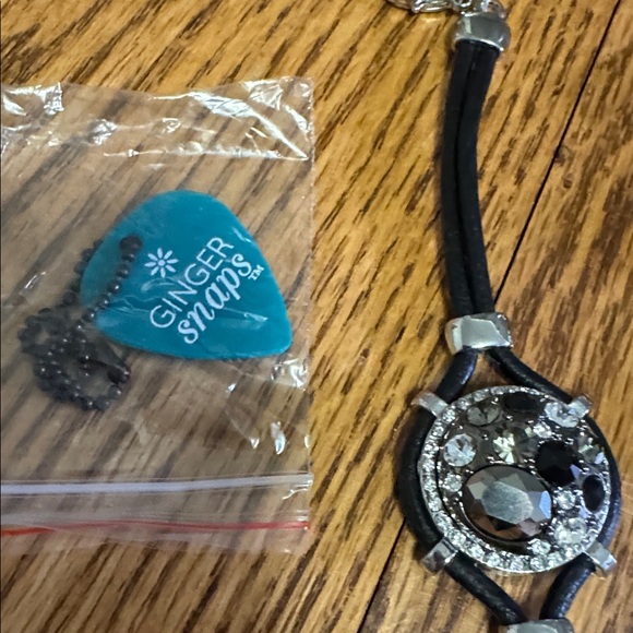 Ginger Snaps Black Bracelet with Interchangeable Charms - Picture 3 of 7